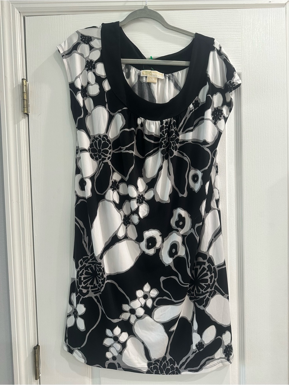 Michael Kors Black and White Floral Scoop Neck Tunic